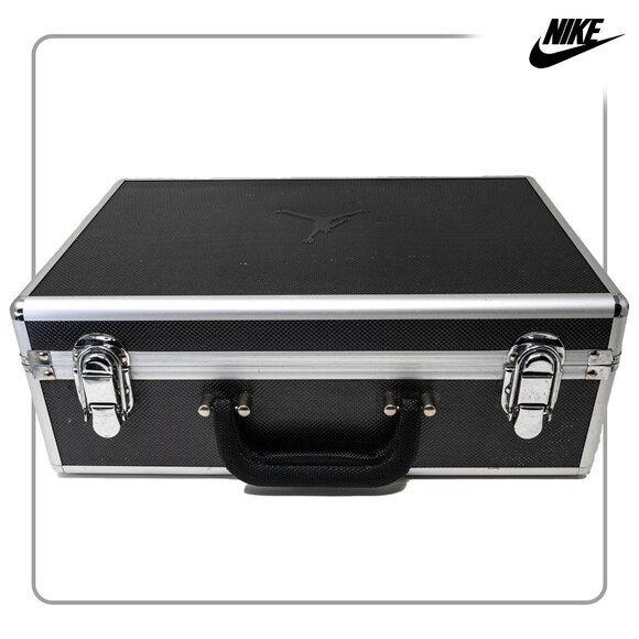 Air Jordan XVII  17 OG Vintage Black Metal Case 2002 - Picture 3 of 7